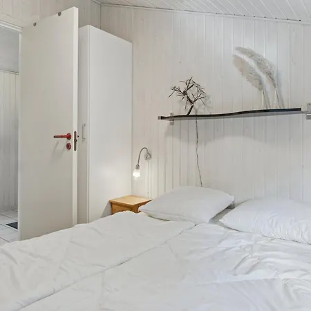 Sommarhus På Naturtomt 800 M Från Nordsjön *