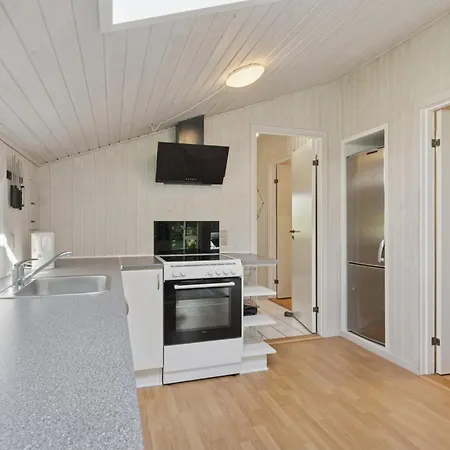 Sommarhus På Naturtomt 800 M Från Nordsjön *